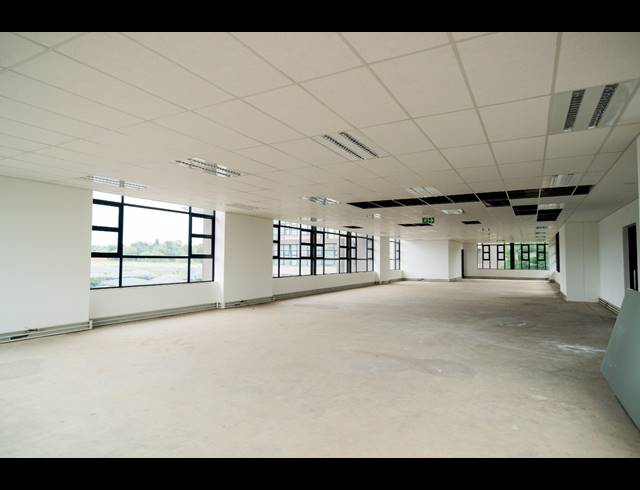 866M² OFFICE TO LET IN PARKHAVEN